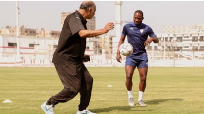 مستبعدو الزمالك أمام إنبي يؤدون فقرة بدنية خاصة خلال المران