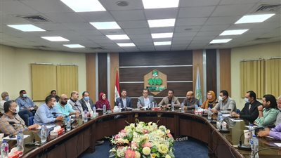 مستثمرى العاشر من رمضان تعقد اجتماع توفيقي بين المصانع المخالفة والجهات المعنية لتوفيق الاوضاع