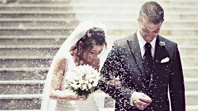 اشعر بالضيق من اليوم الاول للزواج رغم التزامى..فماذا افعل ؟ .. دار الإفتاء تجيب