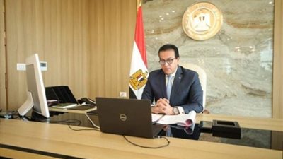 وزير التعليم العالى يتلقى تقريراً حول فوز مدينة دمياط بجائزة اليونسكو لمدن التعلم لعام 2021