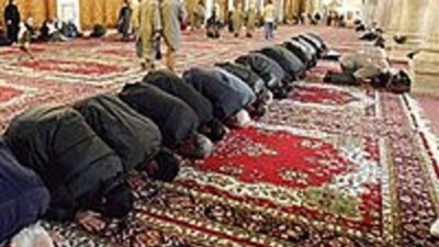 اعانى من شرخ شرجى واجد فى نهاية يوم عملى بقايا قذارة ..فهل تصح صلاتى ؟... الافتاء تجيب