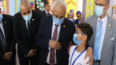 مدير تعليم القليوبية يستقبل نائب الوزير لشئون المعلمين بالمدرسة الدولية بالعبور
