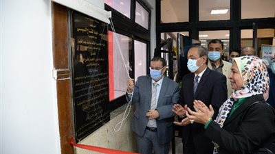 افتتاح غرفة العمليات الجراحية بنظام الكبسولة بطب أسنان القناة ..صور