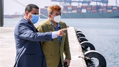 تصدير ٦١ ألف طن غاز مسال و١٠٠ حاوية خضار وفاكهة إلى الخليج وأوروبا