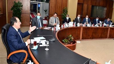 البترول: توصيل الغاز إلى 12.6 مليون وحدة سكنية وتركيب 637 عداد مسبق الدفع