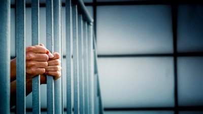 سقوط عصابة ابو عبدالله الشحاتيه اختطف مواطن واحتجزه واكراه على توقيع إيصالات امانه وعقود بيع