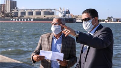 ٨٢ ألف طن بضائع عامة وتصدير ٨٩٦ حاوية خضار وفاكهة من ميناء دمياط إلى الخليج وأوروبا وأمريكا