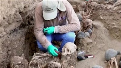 اكتشاف مقبرة جماعية تضم عشرات الهياكل لرجال ونساء وأطفال في بيرو