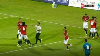 الحصول على لقاح كورونا شرط حجز تذكرة مباراة مصر والجابون.. فيديو