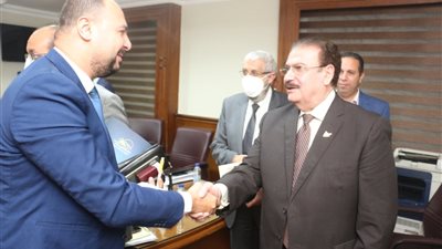 نقيب المهندسين يستقبل أمين عام اتحاد المهن الطبية لدراسة أوجه التعاون