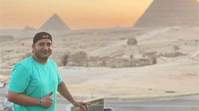 المخرج احمد حسن يهدى اغنية لمرضى السرطان