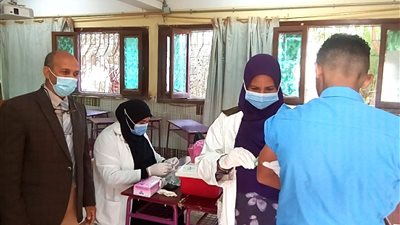 الصحة تواصل حملات تطعيم طلاب المدارس الثانوية ضد الالتهاب السحائي بالداخلة