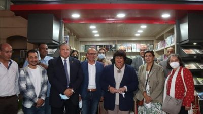 وزيرة الثقاقة تدشن اول منفذ ل 