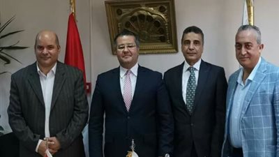 مدير بنها الجامعى يستقبل 