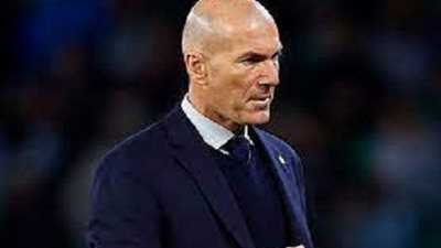 زيدان يرحب بتدريب مانشستر يونايتد.. وزوجته لها رأى آخر