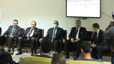محافظ الإسماعيلية يحفز لاعبي الدراويش قبل لقاء الزمالك ..صور