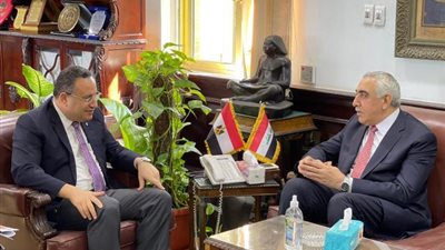 سفير جمهوريّة العراق في القاهرة يلتقي رئيس جامعة الإسكندرية