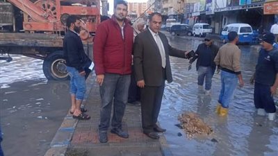 رئيس مدينة العلمين لن اغادر الشارع لحين رفع كافة اثار الامطار