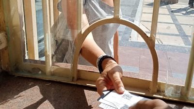 بدء تشغيل المرحلة الأولى من الدفع الإليكترونى لتذاكر دخول المواقع الأثرية بالأقصر