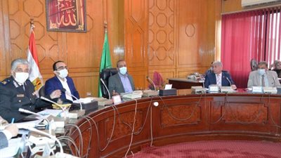 مجمع صناعات و وحدة صحية في القنطرة شرق بالإسماعيلية