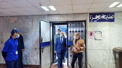 وكيل وزارة الصحة بالشرقية يتابع الحالة الصحية لمصابة حادث اقتحام مقطورة لمخبر بديرب نجم