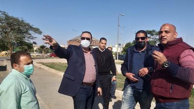رئيس جهاز الشروق يقود حملة ويحرر 11 محضر بالتعاون مع شرطة التعمير.. بالصور