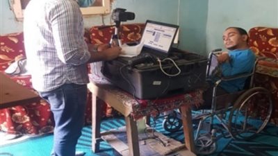 مأمورية إنسانية من الأحوال المدنية لـ 4 حالات مرضية ..صور