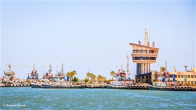 ٢٨ سفينة و ٤ ألاف شاحنة على أرصفة ميناء دمياط