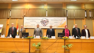 جامعة أسيوط تكرم أطباء القسم المشاركين فى العمل أثناء جائحة كورونا