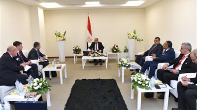 وزير الدولة للإنتاج الحربي يبحث سبل التعاون مع 
