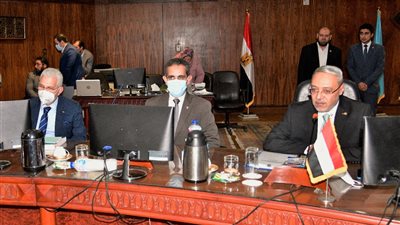 محافظ الغربية يستعرض تحقيق أهداف التنمية المستدامة في مجلس الجامعة