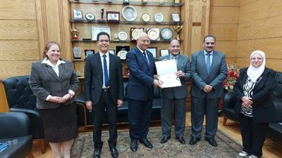 رئيس جامعة بنها يترأس اجتماع مجلس إدارة مركز القياس والتقويم