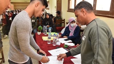 رئيس جامعة الأقصر يعلن نتائج انتخابات اتحاد الطلاب