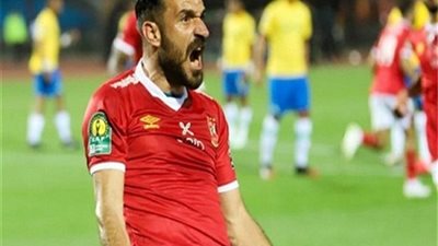 الاهلى يكشف حقيقة رحيل على معلول