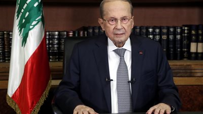 الرئاسة اللبنانية: عون وميقاتي قبلا استقالة وزير الإعلام