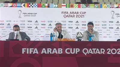 كيروش: سنلعب بروح الجماعة أمام الجزائر.. وحمدى فتحى جاهز