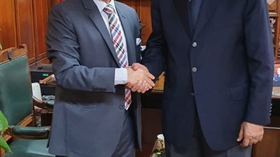 خفاجى يهنىء الفقى بعمادة حقوق الإسكندرية ويتمنى عودتها لعصرها الذهبى