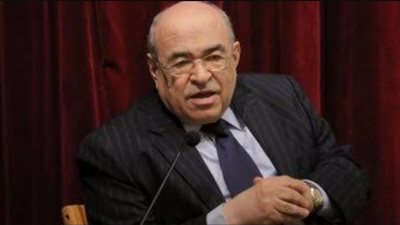 مصطفى الفقي يعلق على استضافة شريف عامر لصاحب أغنية 