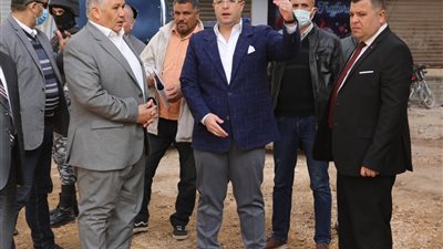 محافظ بنى سويف يتابع أعمال رصف 35 شارعاً