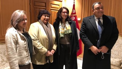 وزيرة الثقافة تصل تونس وتلتقي نظيرتها حياة القرمازي وتصطحبها في زيارة لمدينة الثقافة والفنون