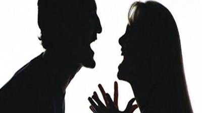 ما حكم الزوج كثير الحلف بالطلاق؟.. الافتاء