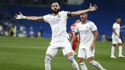 ريال مدريد يتقدم بهدف بنزيما أمام أتليتكو فى الشوط الأول