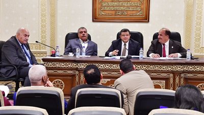 بالصور٠٠اللجنة الاقتصادية :تشكيل لجنة تقصي حقائق للوقوف علي اوضاع مصنع النهضة فنيا وماليا وإدارياً