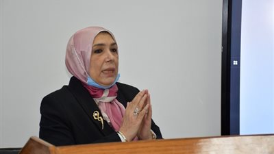 انطلاق المؤتمر العلمي الأول للدراسات العليا بهندسة القناة ..صور