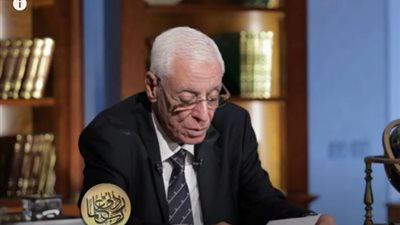 حسام موافي يحدد أعراض الذبحة الصدرية الكاذبة ونغزات الكتف والصدر .. فيديو