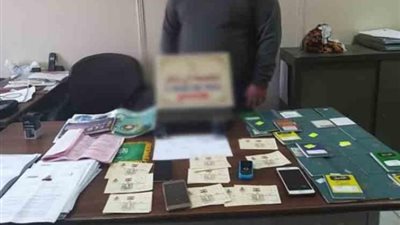 الحلم.. الضائع وهم السفر للسبوبة.. حتي الشهادات مضروبة !!