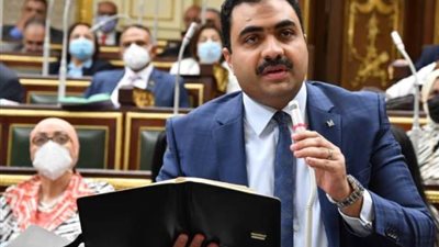 بسبب عمال 