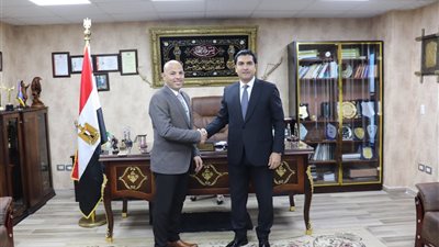 برنوكول تعاون بين رئيس الاتحاد المصرى والعربى للمينى فوتبول ومجمع عمال مصر