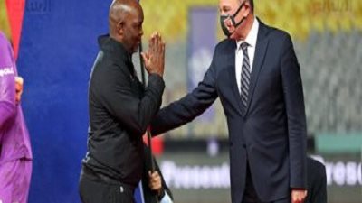 الخطيب يقرر مكافآت استثنائية للاعبي الاهلي بعد الفوز بالسوبر الافريقى