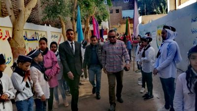 رئيس مدينة الأقصر يشهد فعاليات اليوم الرياضى بمدرسة القباحي الغربي الابتدائية بحي شرق